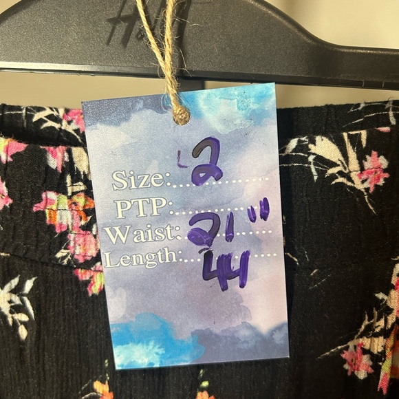 Torrid Pull on Floral Gauze Pants - Picture 7 of 7